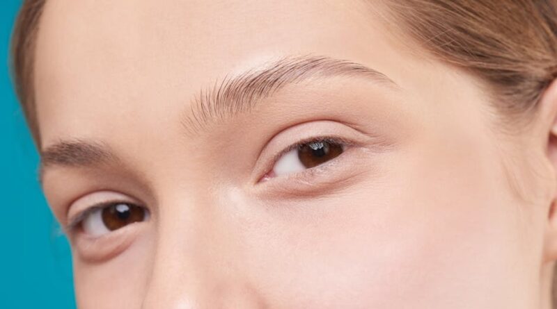 How to Keep Your Eyes Moisturized