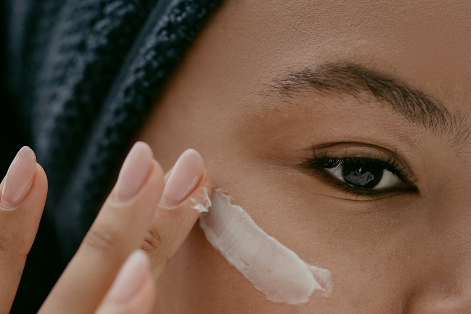 How to Keep Your Eyes Moisturized